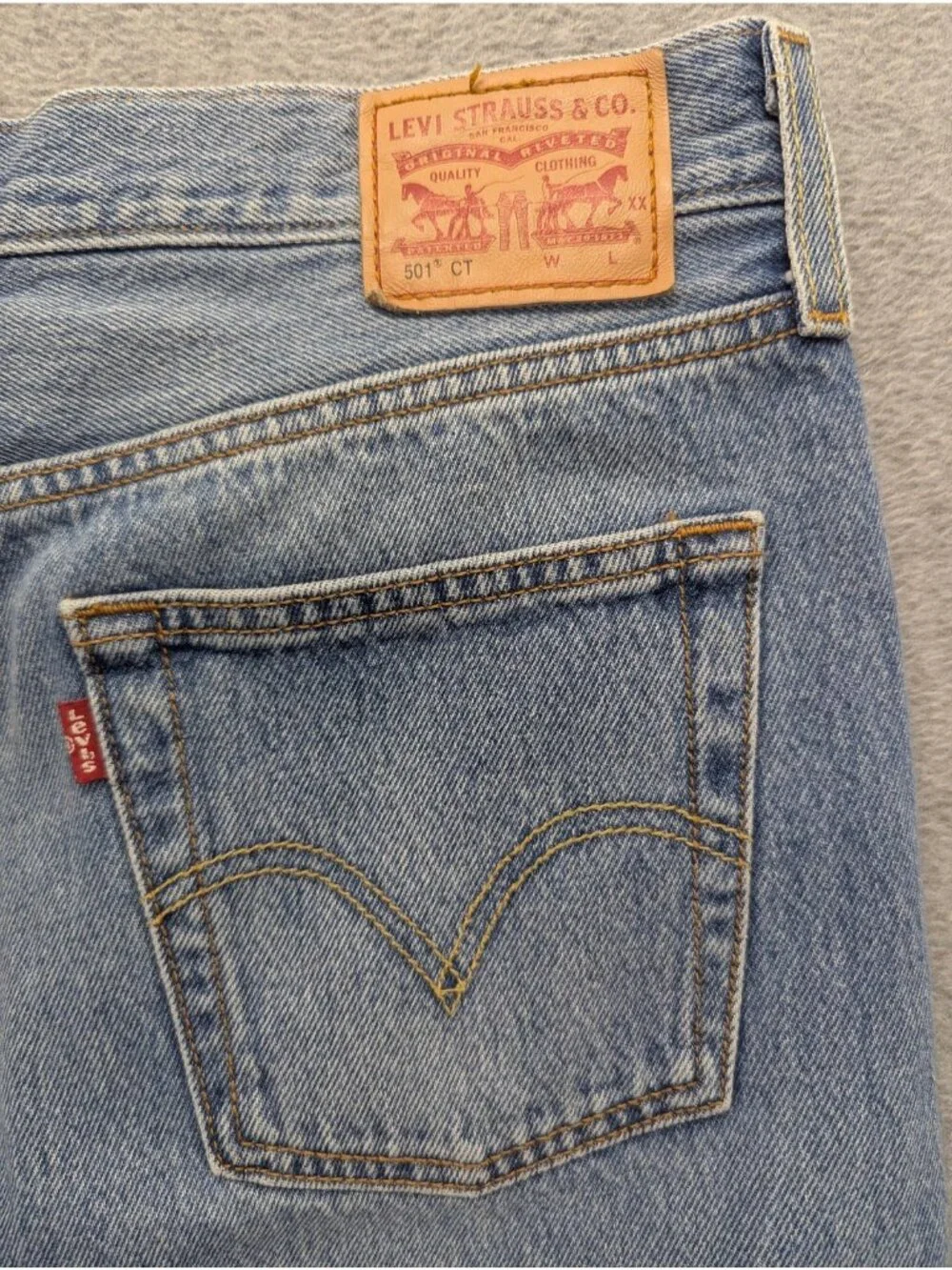 Levis 501 CT Jeans Mens 32x28 Blue Light Wash Tapered Distressed Denim Ripped